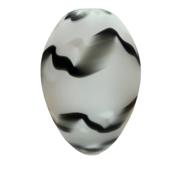 Sasaki Vintage Black and White DNA Swirled 10in Art Glass Vase